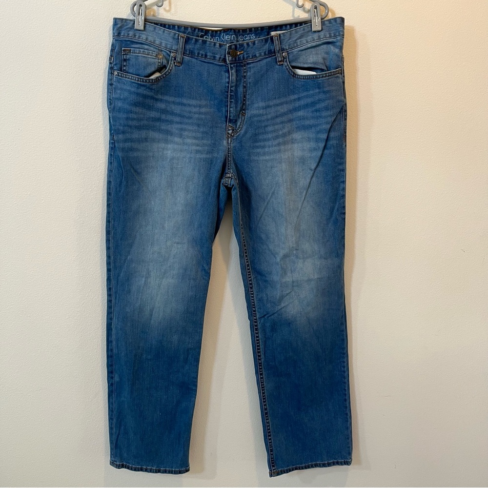 Calvin Klein Straight leg Jeans Size 38 x 32 GUC
